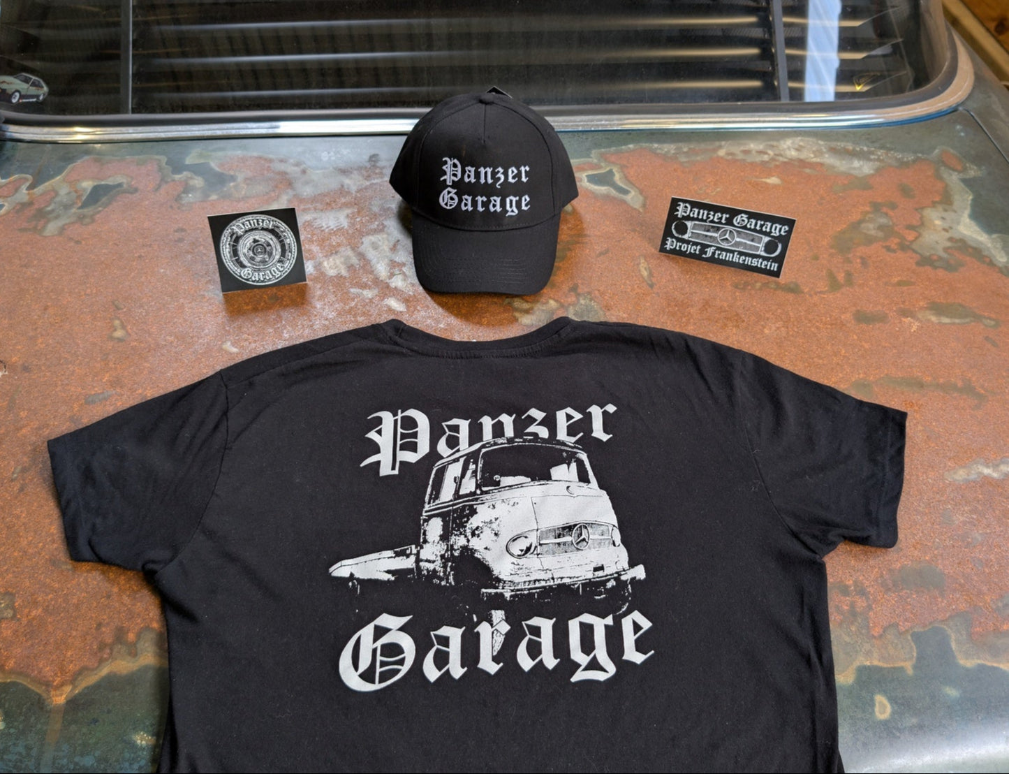 Pack T-shirt + Casquette + Stickers !!!